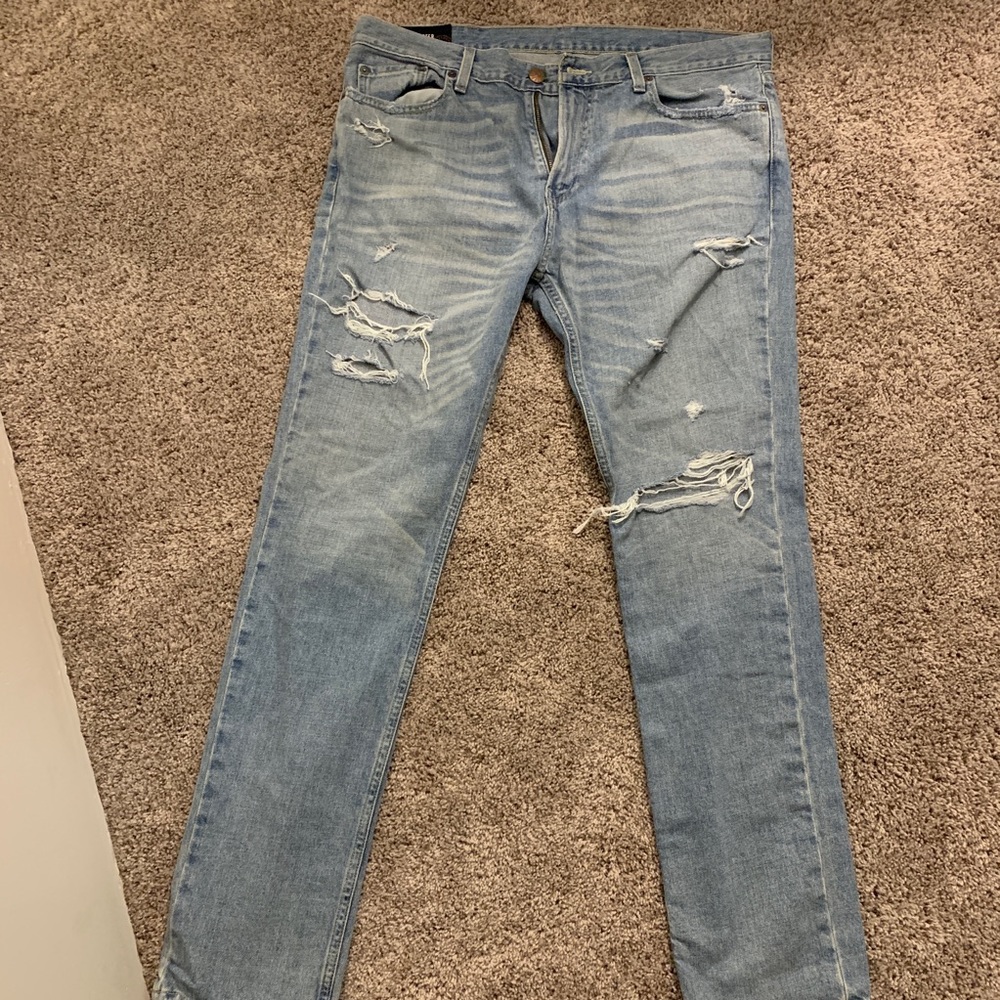 Hollister destroyed light washed skinny jean
